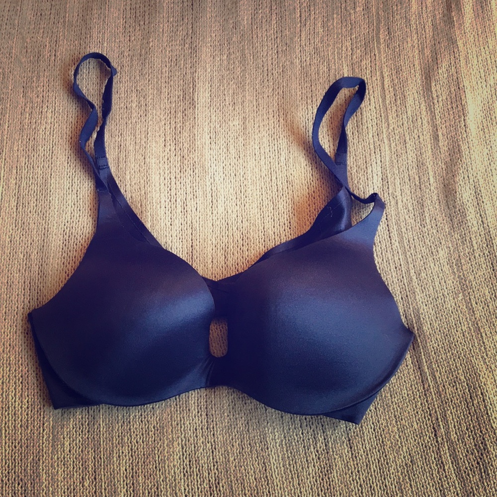 Victoria’s Secret incredible push up bra navy